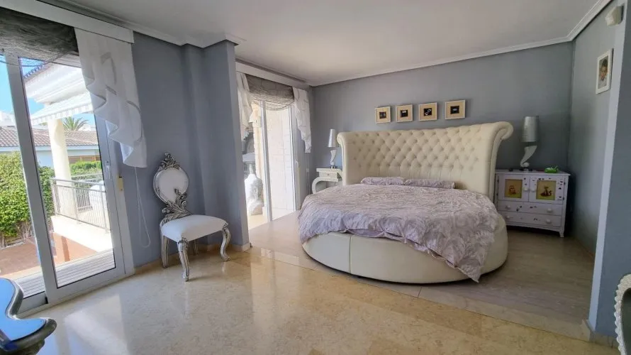 Villa de 239m² en Torrevieja, Spain No. 187 № 6