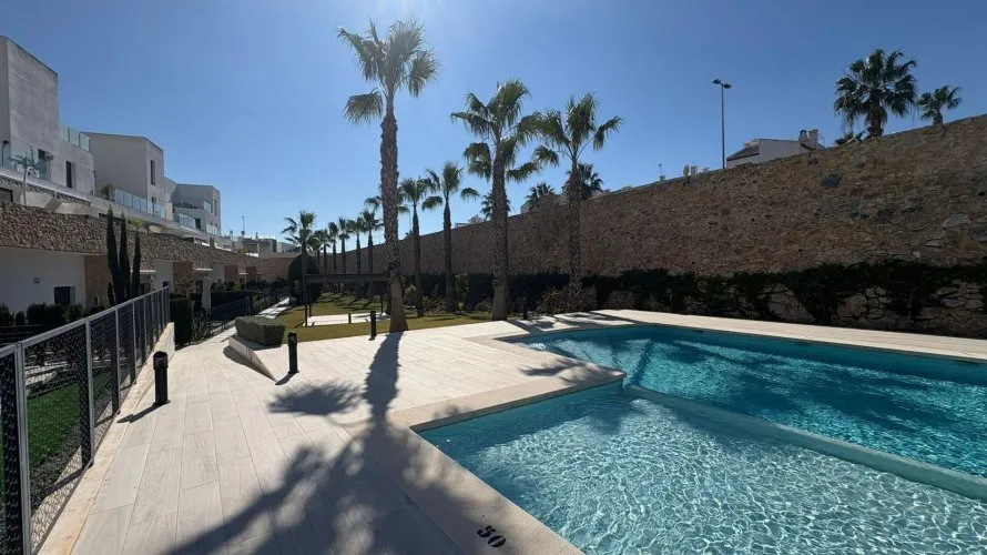 Apartamento de 2 dormitorios en Villamartin, Spain No. 1057 № 2