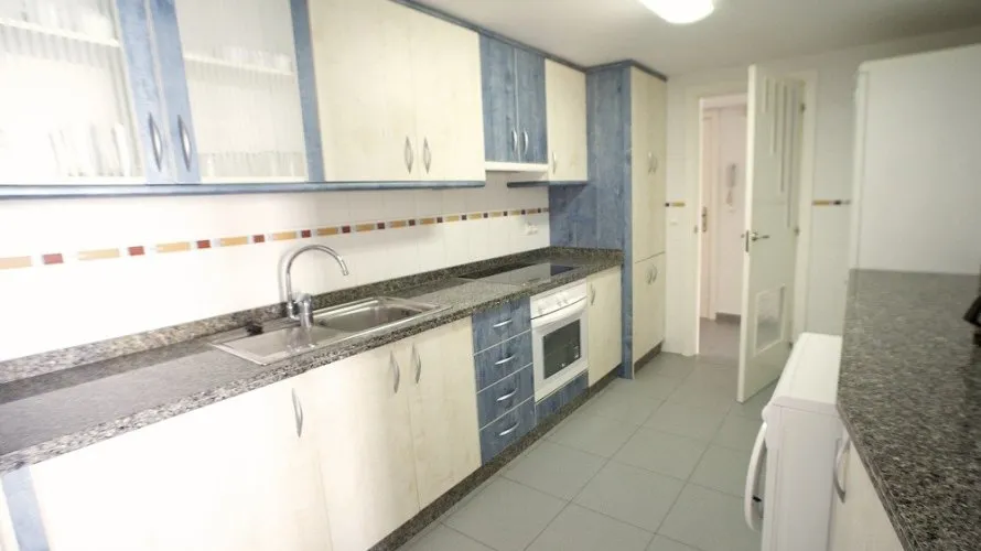 Apartamento de 3 dormitorios en Calpe, Spain No. 392 № 1