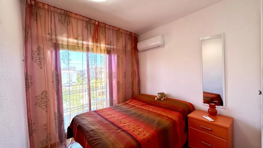 Apartamento de 4 dormitorios en Alicante, Spain No. 1550 № 23