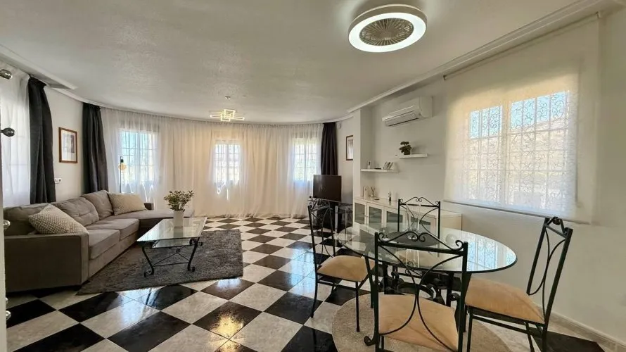 Villa de 4 dormitorios en Playa Flamenca II, Spain No. 175 № 2