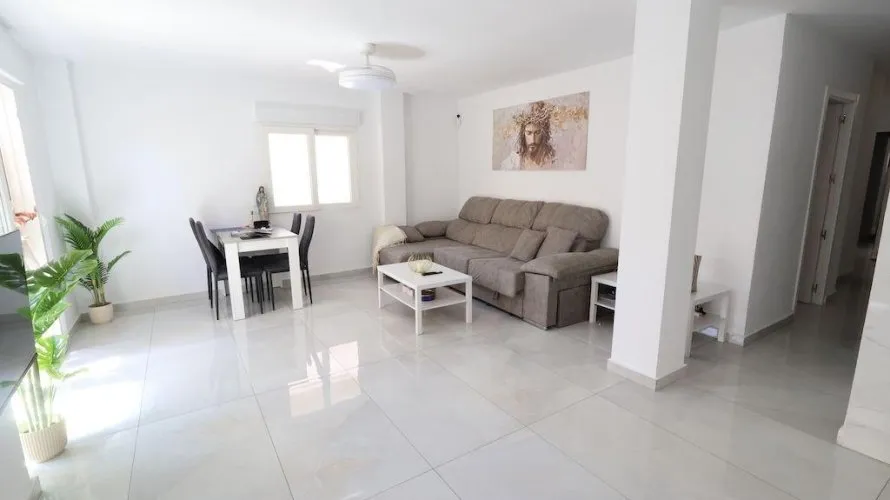 Apartamento de 3 dormitorios en Torrevieja, Spain No. 1194 № 2