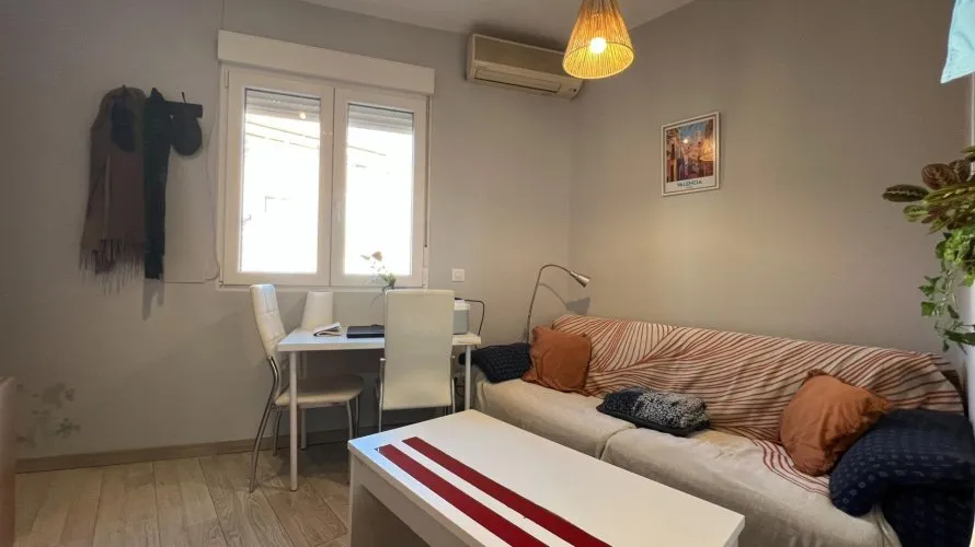 Apartamento de 1 dormitorio en Madrid, Spain No. 1049 № 2