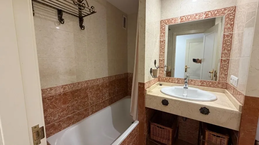 Apartamento de 2 dormitorios en Alicante, Spain No. 911 № 15