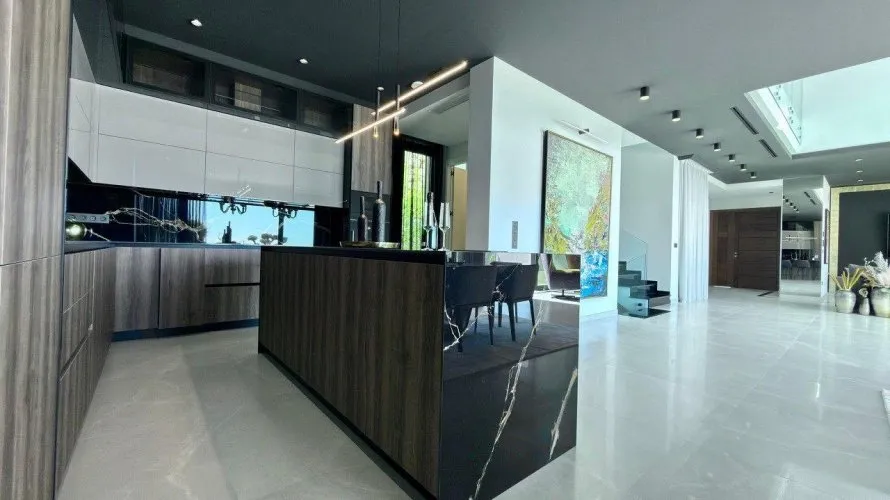 Villa de 890m² en Benidorm, Spain No. 870 № 10
