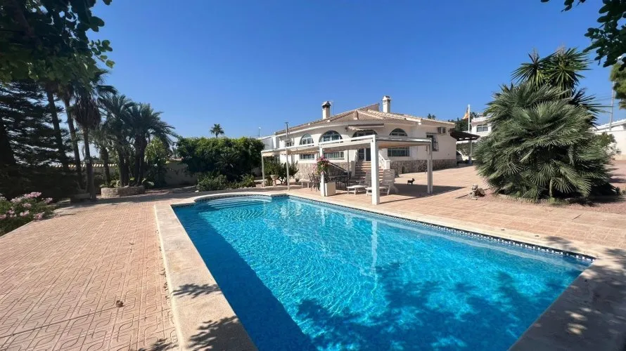 Villa de 236m² en Rojales, Spain No. 1358 № 26
