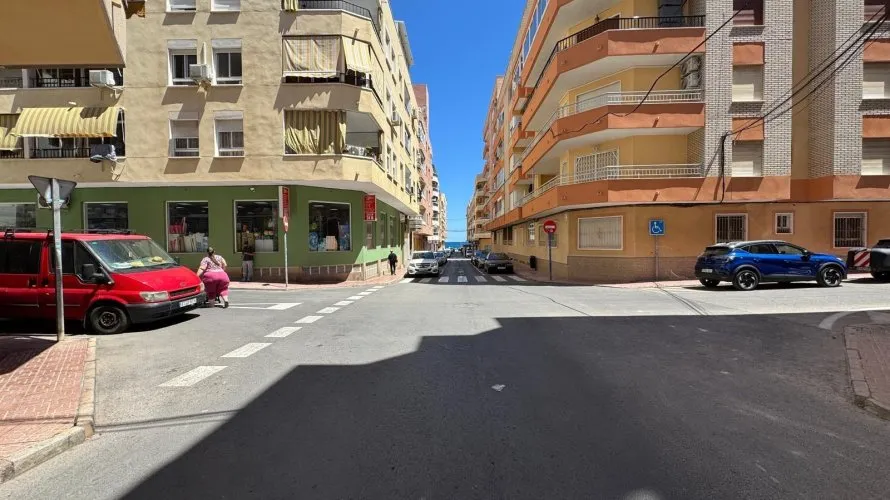 Propiedad comercial de 261m² en Torrevieja, Spain No. 2746 № 2