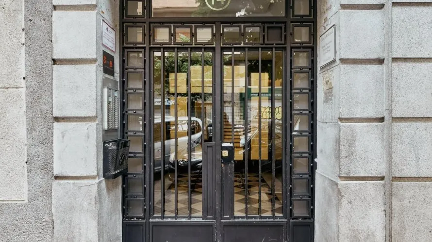 Apartamento de 3 dormitorios en Madrid, Spain No. 915