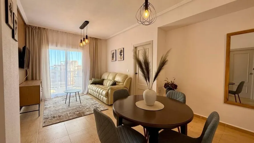 Apartamento de 3 dormitorios en Guardamar del Segura, Spain No. 1062 № 1