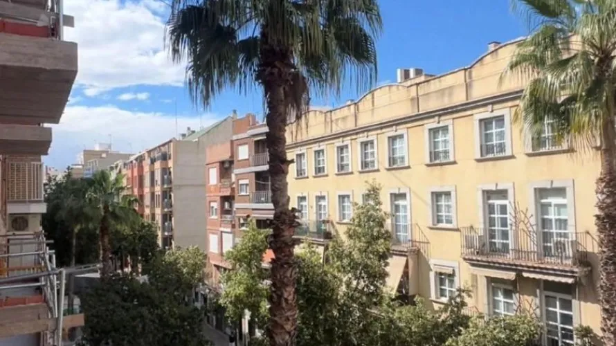 Apartamento de 3 dormitorios en Valencia, Spain No. 920 № 6