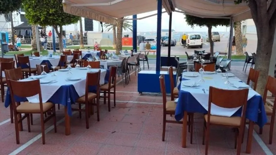Hotel de 16 dormitorios en Santiago de la Ribera, Spain No. 628 № 5