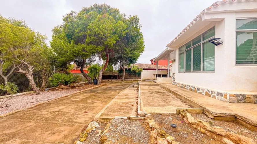 Villa de 3 dormitorios en Los Balcones, Spain No. 659 № 4