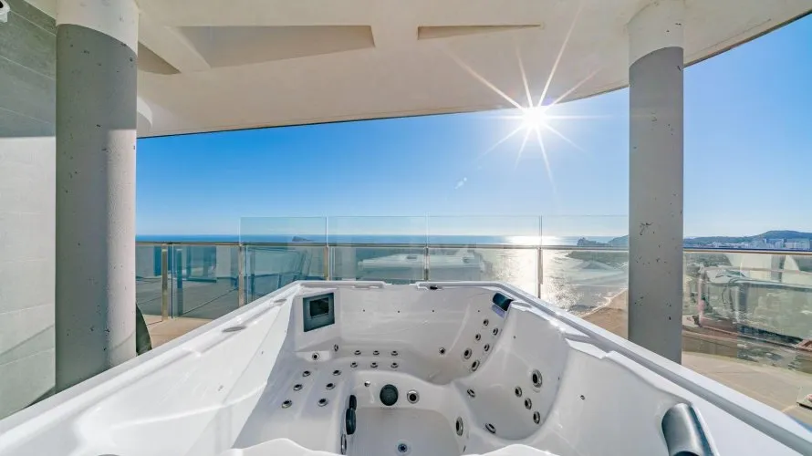 Apartamento de 3 dormitorios en Benidorm, Spain No. 703 № 25