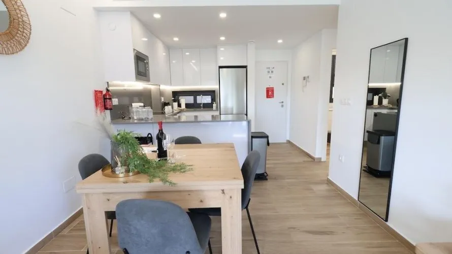 Apartamento de 2 dormitorios en Alicante, Spain No. 894 № 4