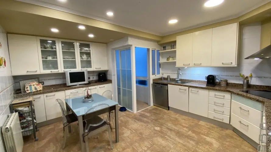 Apartamento de 4 dormitorios en Alicante, Spain No. 720 № 24