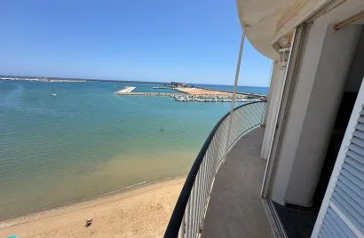 Apartamento de 3 dormitorios en Torrevieja, Spain No. 823