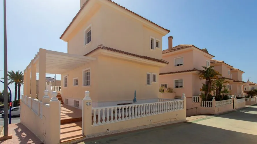 Villa de 180m² en Torrevieja, Spain No. 1557 № 27