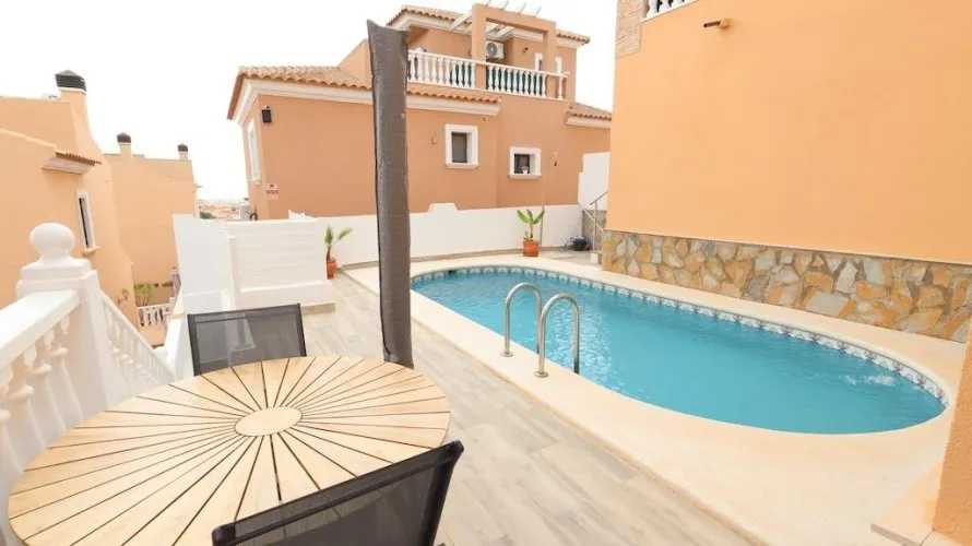 Apartamento de 3 dormitorios en Campoamor, Spain No. 1439 № 2