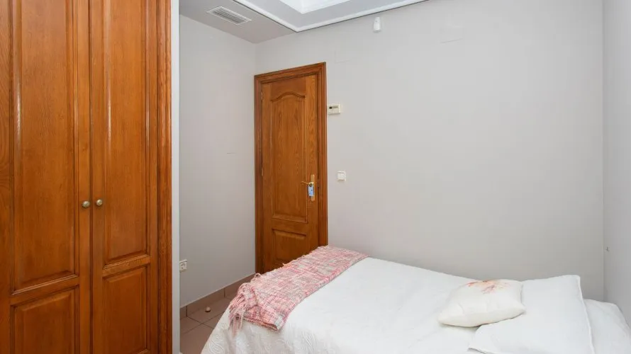 Villa de 180m² en Torrevieja, Spain No. 1557 № 14