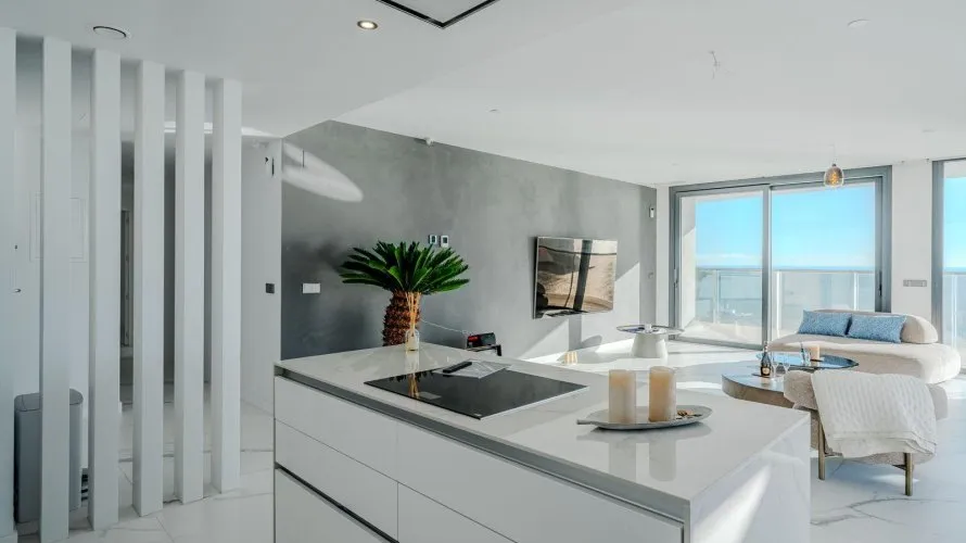 Apartamento de 3 dormitorios en Benidorm, Spain No. 703 № 11