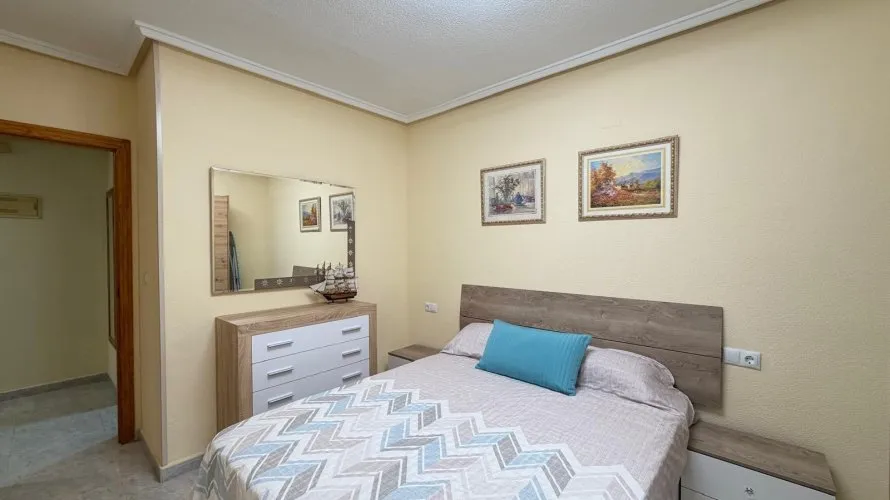 Apartamento de 3 dormitorios en Torrevieja, Spain No. 1052 № 10