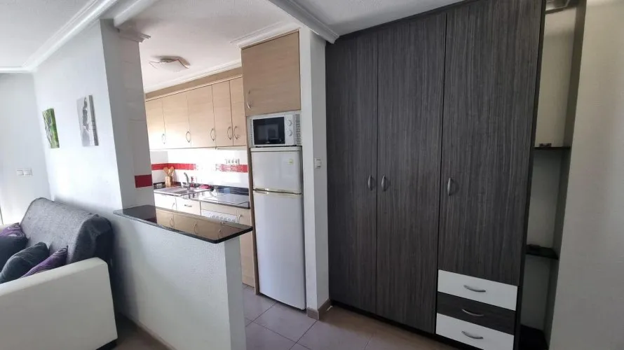 Apartamento de 2 dormitorios en Torrevieja, Spain No. 2741 № 2
