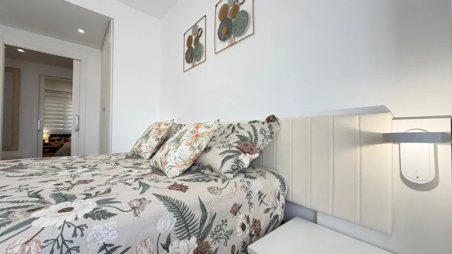 Apartamento de 3 dormitorios en Torrevieja, Spain No. 1099 № 8