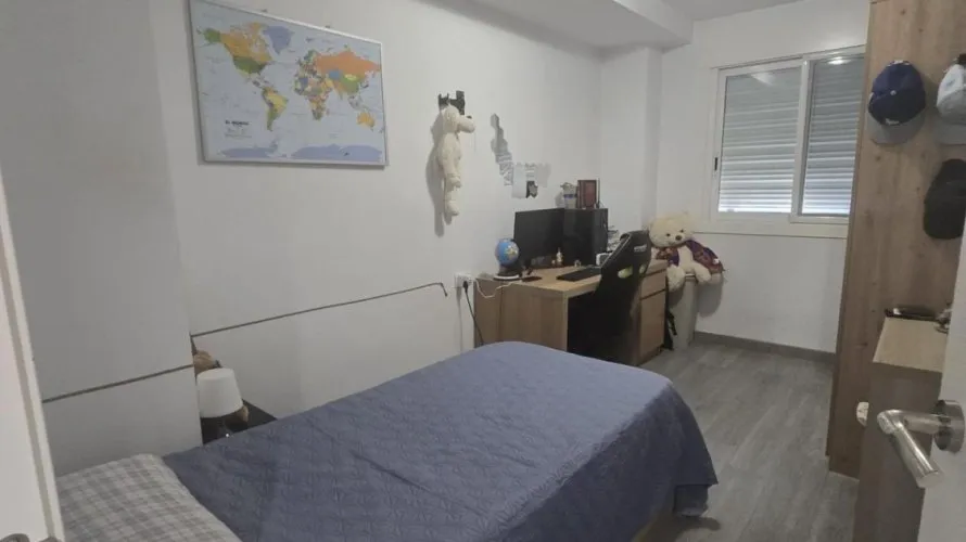 Apartamento de 4 dormitorios en Paterna, Spain No. 1521 № 16