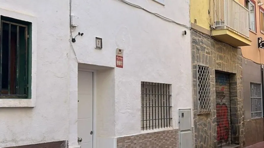Сasa de 2 dormitorios en Benidorm, Spain No. 714