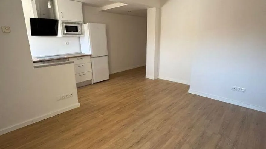 Apartamento de 2 dormitorios en Madrid, Spain No. 965 № 18