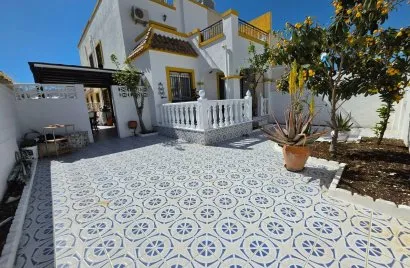 Сasa de 3 dormitorios en Torrevieja, Spain No. 1153