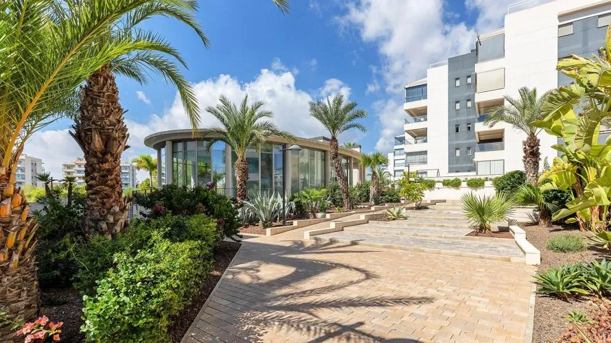 Apartamento de 2 dormitorios en Los Dolses, Spain No. 874