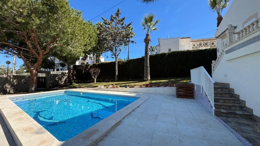 Villa de 3 dormitorios en Cabo Roig, Spain No. 110 № 3