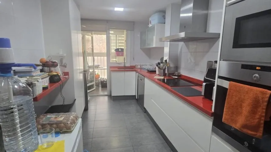 Apartamento de 4 dormitorios en Paterna, Spain No. 1521 № 9