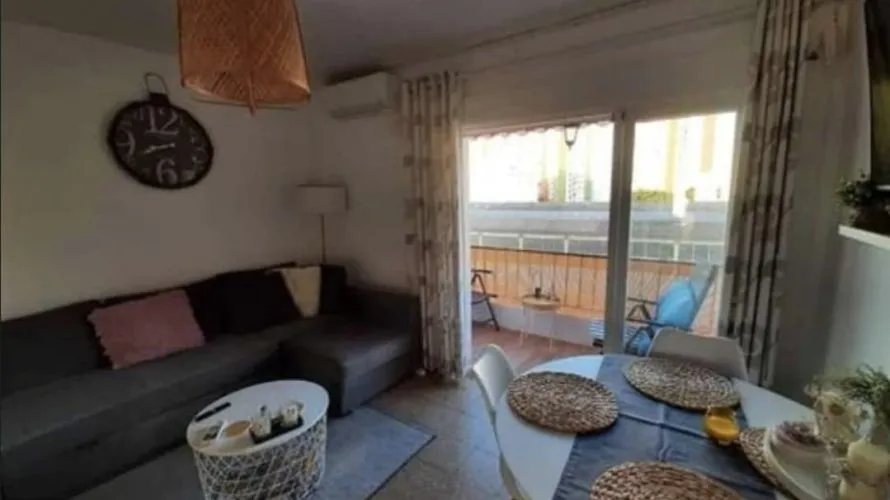 Apartamento de 3 dormitorios en Villajoyosa, Spain No. 2723