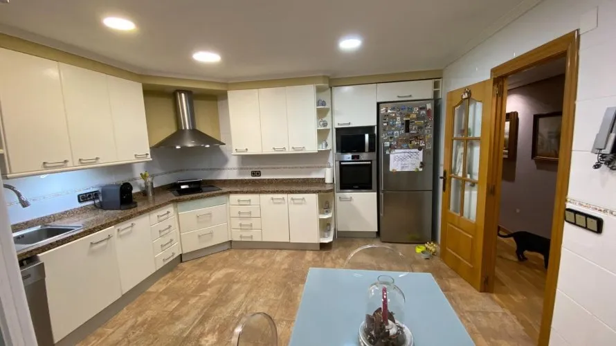 Apartamento de 4 dormitorios en Alicante, Spain No. 720 № 25