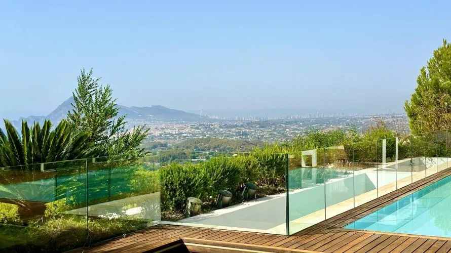 Villa de 4 dormitorios en Altea, Spain No. 618 № 2