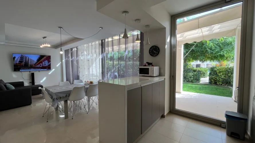 Apartamento de 3 dormitorios en Villajoyosa, Spain No. 393 № 3