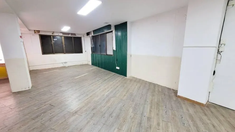 Propiedad comercial de 150m² en Valencia, Spain No. 2776 № 11