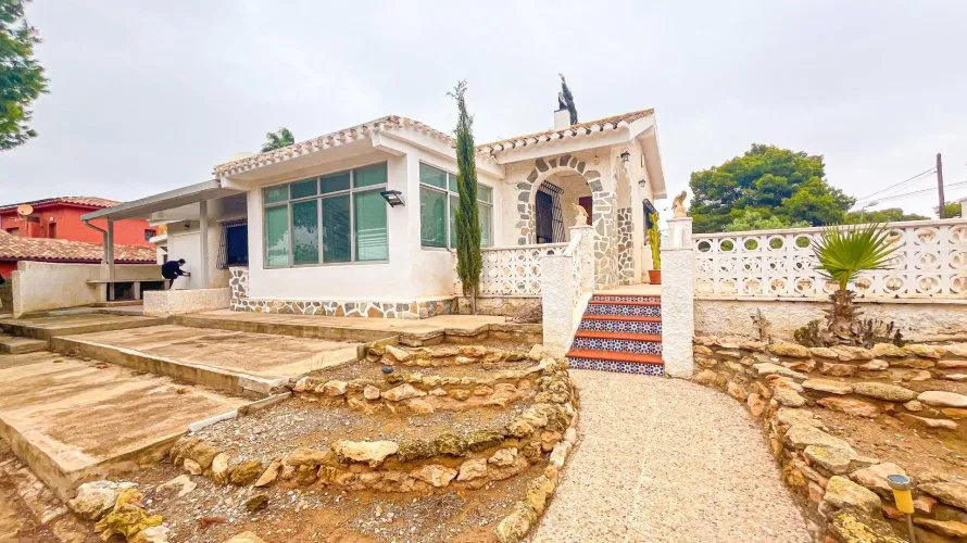 Villa de 3 dormitorios en Los Balcones, Spain No. 659 № 17