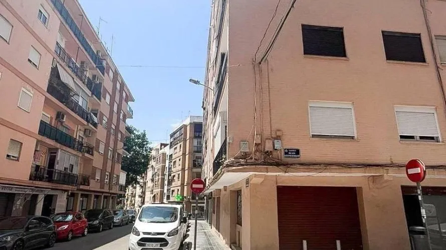 Propiedad comercial de 150m² en Valencia, Spain No. 2776 № 5