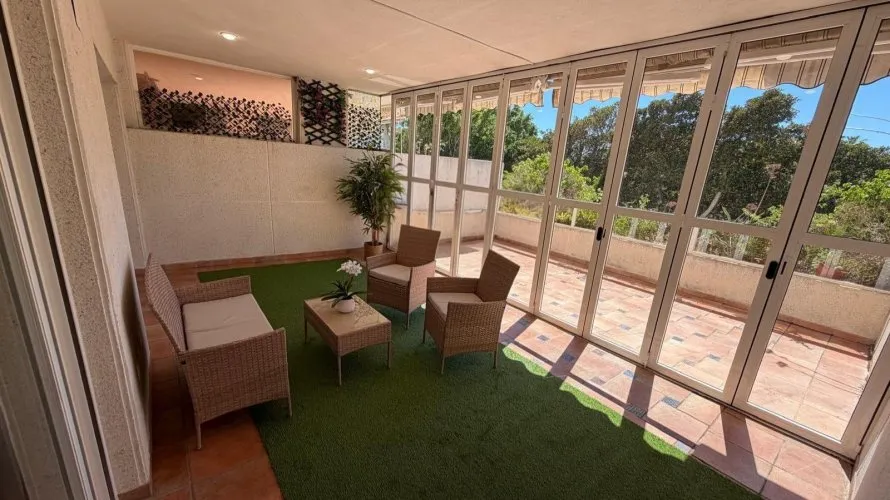 Apartamento de 2 dormitorios en Alicante, Spain No. 911 № 1