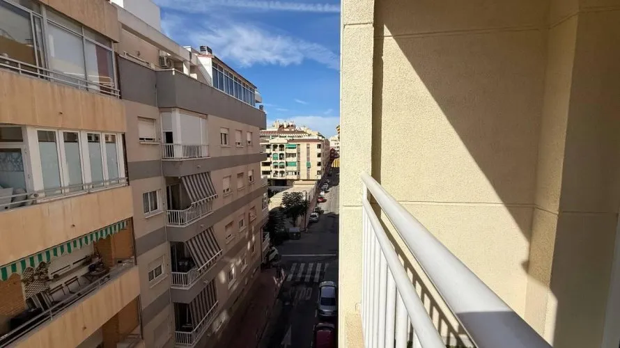 Apartamento de 2 dormitorios en Torrevieja, Spain No. 2789 № 2