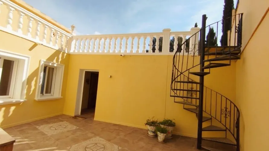 Villa de 8 dormitorios en Maryvilla, Spain No. 423 № 3