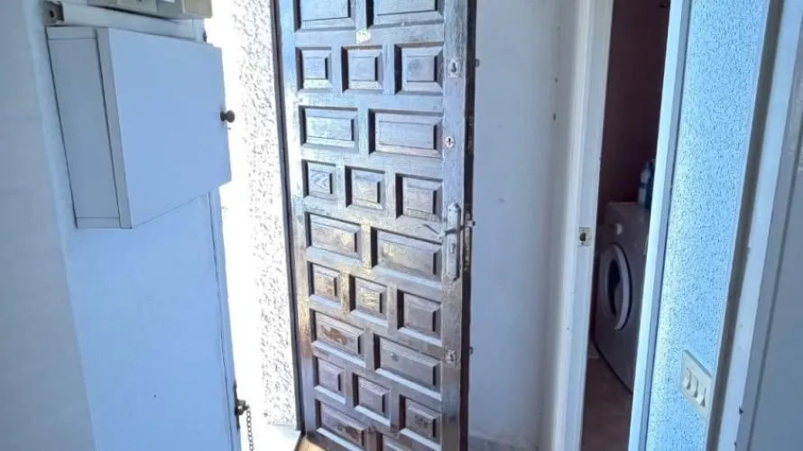 Apartamento de 1 dormitorio en Torrevieja, Spain No. 2949 № 1