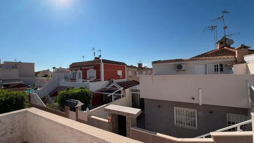 Сasa de 3 dormitorios en Torrevieja, Spain No. 1602 № 19