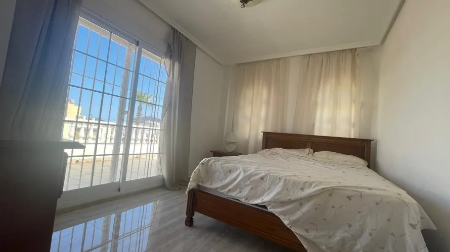 Сasa de 5 dormitorios en Torrevieja, Spain No. 838 № 10