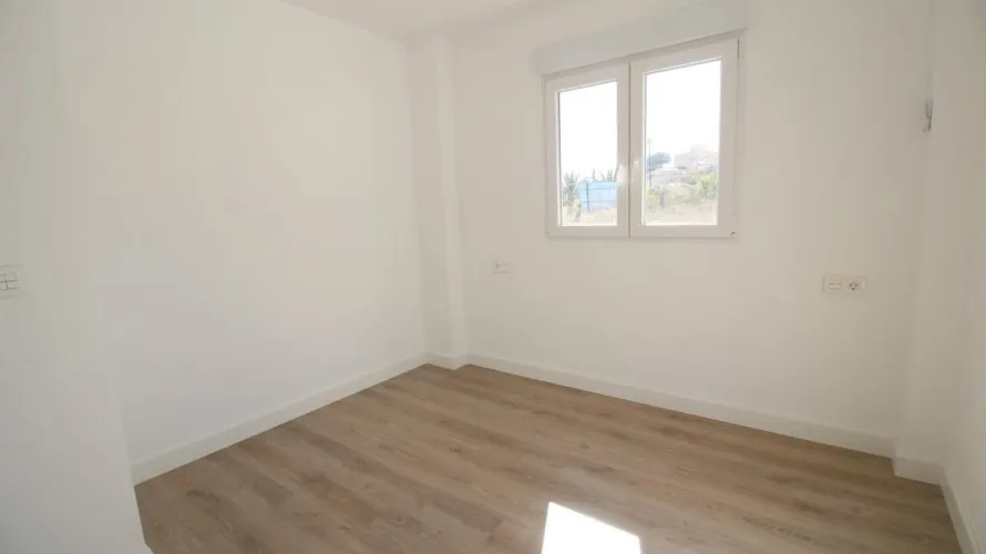 Apartamento de 4 dormitorios en La Torre, Spain No. 332 № 10