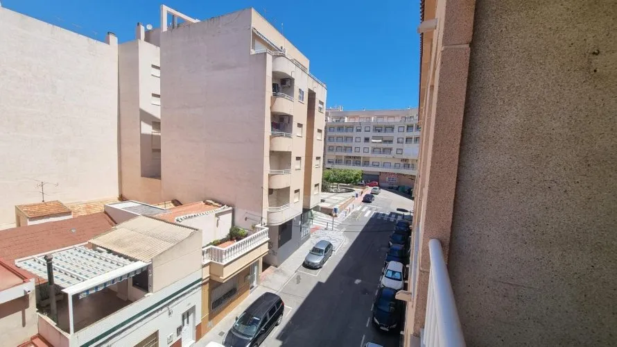 Apartamento de 2 dormitorios en Torrevieja, Spain No. 2921 № 2