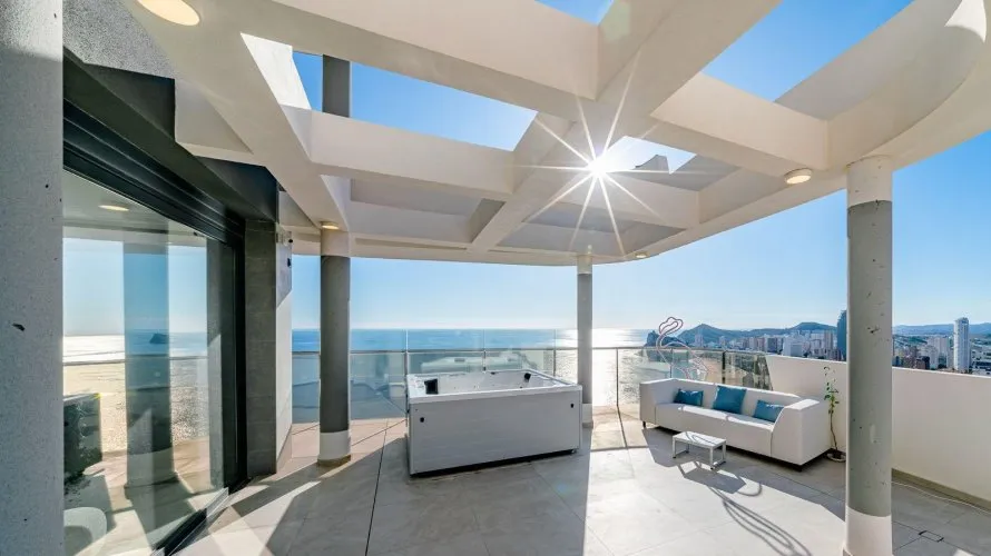 Apartamento de 3 dormitorios en Benidorm, Spain No. 703 № 27